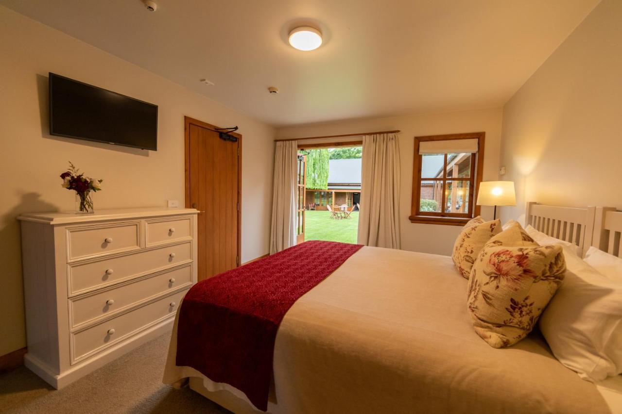 Wanaka Homestead Lodge & Cottages Экстерьер фото