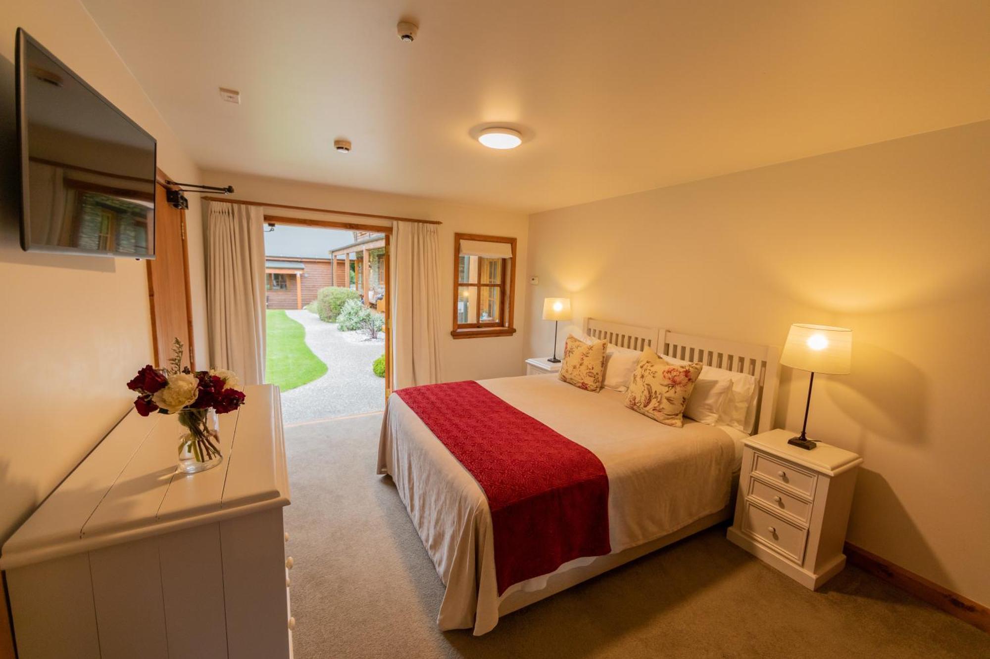 Wanaka Homestead Lodge & Cottages Экстерьер фото
