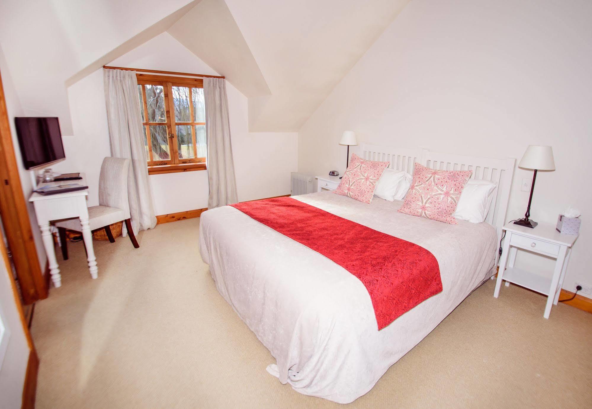 Wanaka Homestead Lodge & Cottages Экстерьер фото