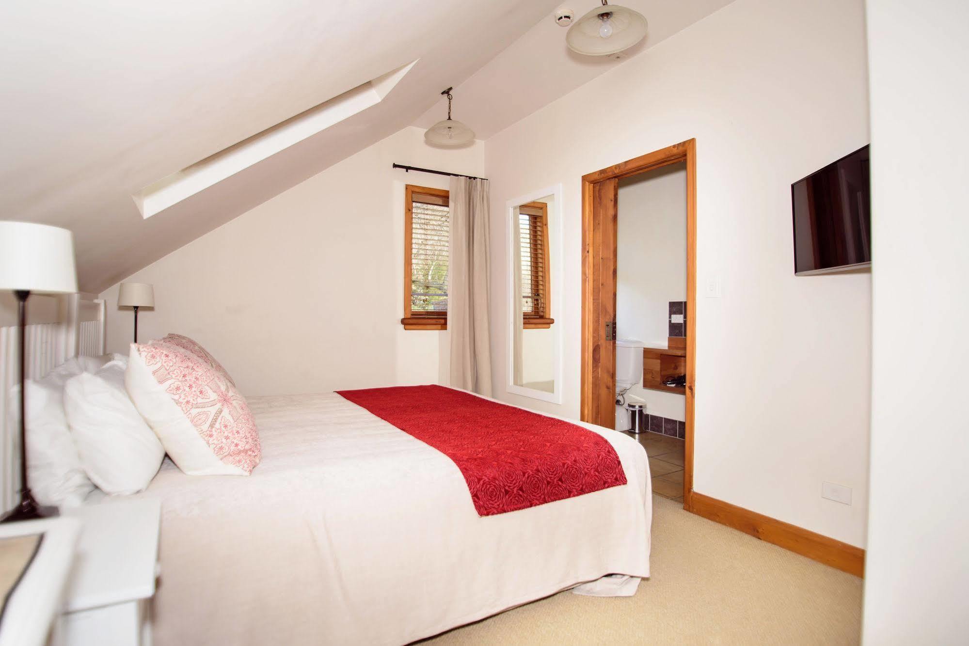 Wanaka Homestead Lodge & Cottages Экстерьер фото